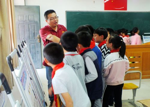 厦门思明区开展校园反邪教知识巡展活动