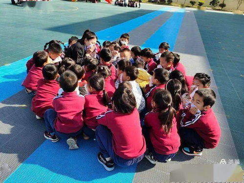 消防总动员,防患于未 燃 花亭中心幼儿园消防安全演练